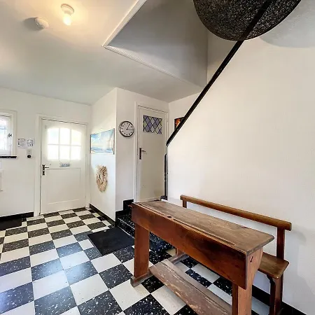 Holiday home Mandelmeeuw -