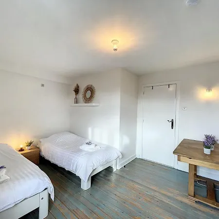 Ferienhaus Mandelmeeuw - *